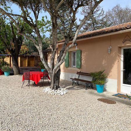 Gite 135 C Sarrians Exteriör bild